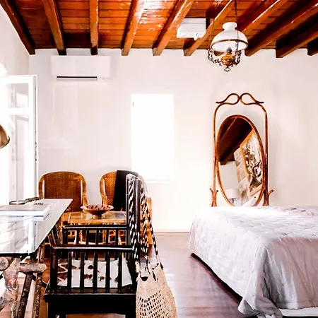 Isola Paradiso - Luxury Staffed Property *