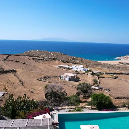 Isola Paradiso - Luxury Staffed Property