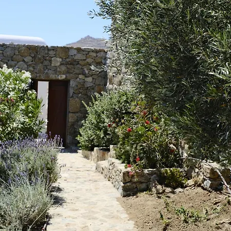 Isola Paradiso - Luxury Staffed Property
