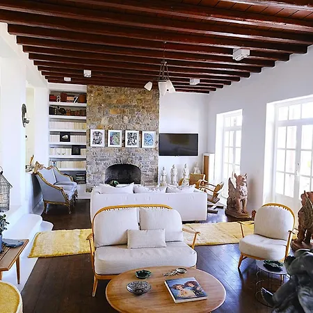Isola Paradiso - Luxury Staffed Property *